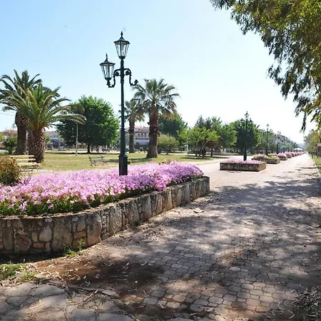 Eleni باراليا ديونيسيو