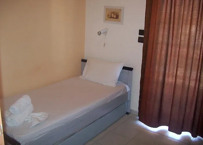 Eleni 2* Paralia Dionysiou