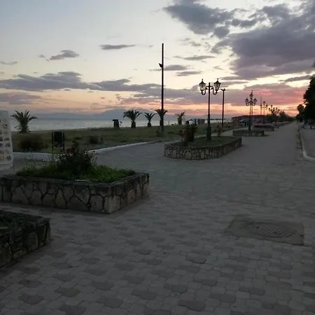 Eleni Hotel 2*