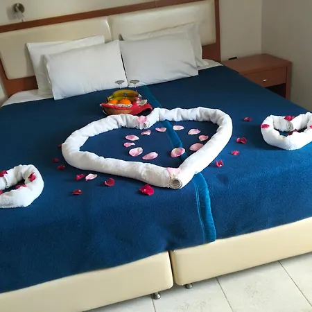 Eleni Hotel 2*