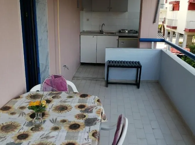 Eleni 2* Paralia Dionysiou